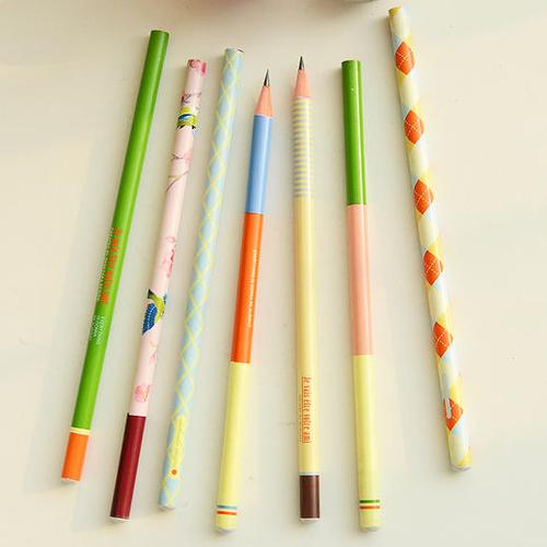 三年二班韩国文具德斯克学院图案铅笔原木环保书写铅笔三只